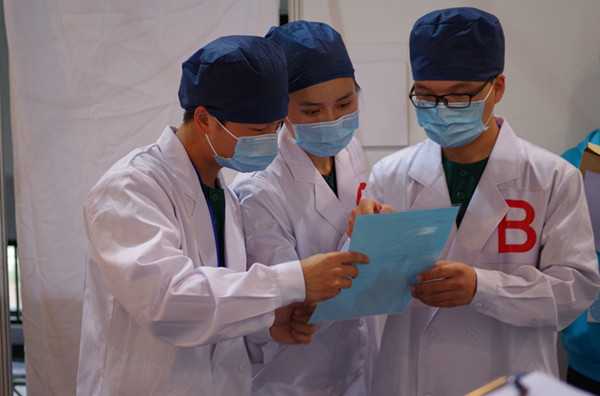 我校代表队选手比赛中